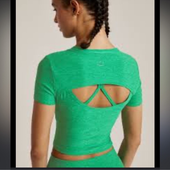 Beyond Yoga Featherweight crop tee in Greengrass - Picture 1 of 5